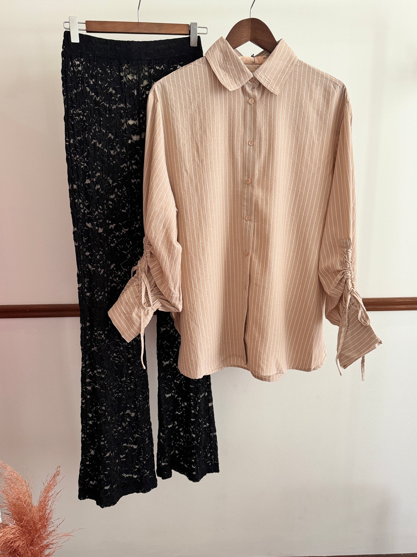 Billie Stripe Shirt Beige